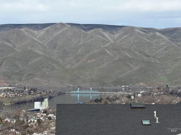 $795,000 | 488 Crestline Cir Drive, Lewiston, ID 83501