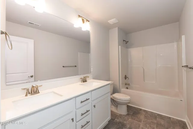 $406,900 | 745 Greenwich Place, Richlands, NC 28574