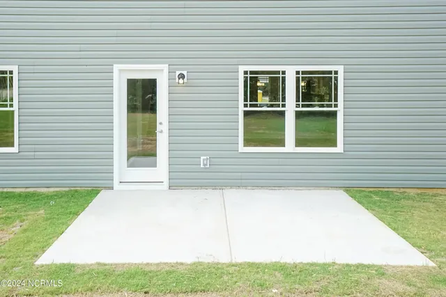 $406,900 | 745 Greenwich Place, Richlands, NC 28574