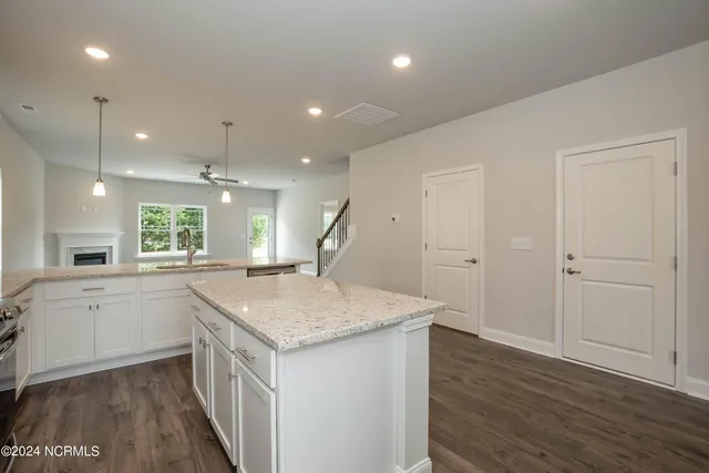 $406,900 | 745 Greenwich Place, Richlands, NC 28574