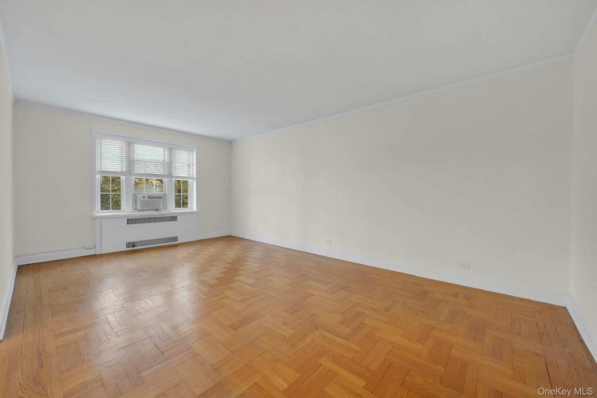 5 Midland Gardens, Unit 3M Bronxville, NY 10708 - Photo 9 of 19 Large Living Room