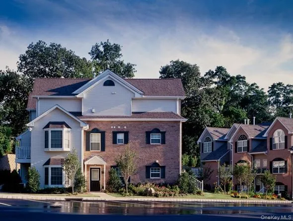 $3,320 | 19 Pinnacle Drive, Unit 19, Port Jefferson, NY 11777