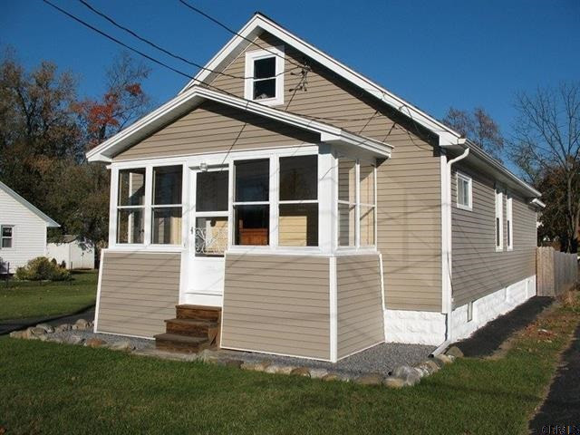 1868 Stuart Street Schenectady, NY 12303 - Photo 3 of 23 Photo 3