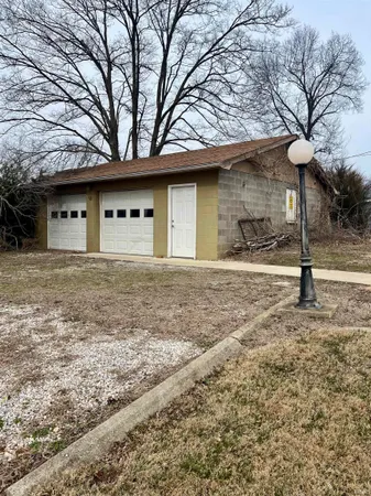 $157,900 | 533 Highway 60, Mitchell, IN 47446