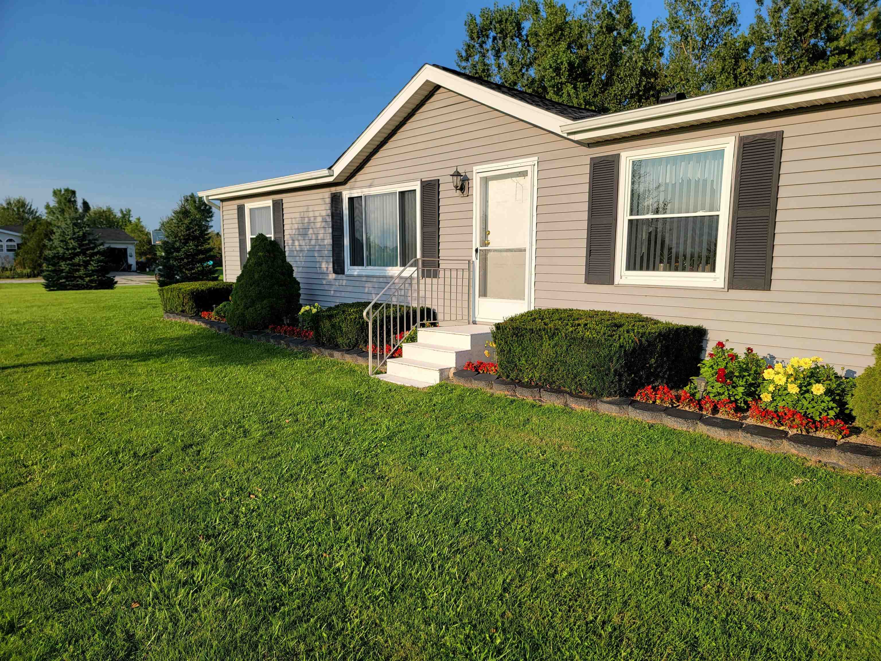 13285 Elms Road Birch Run, MI 48415 - Photo 2 of 48