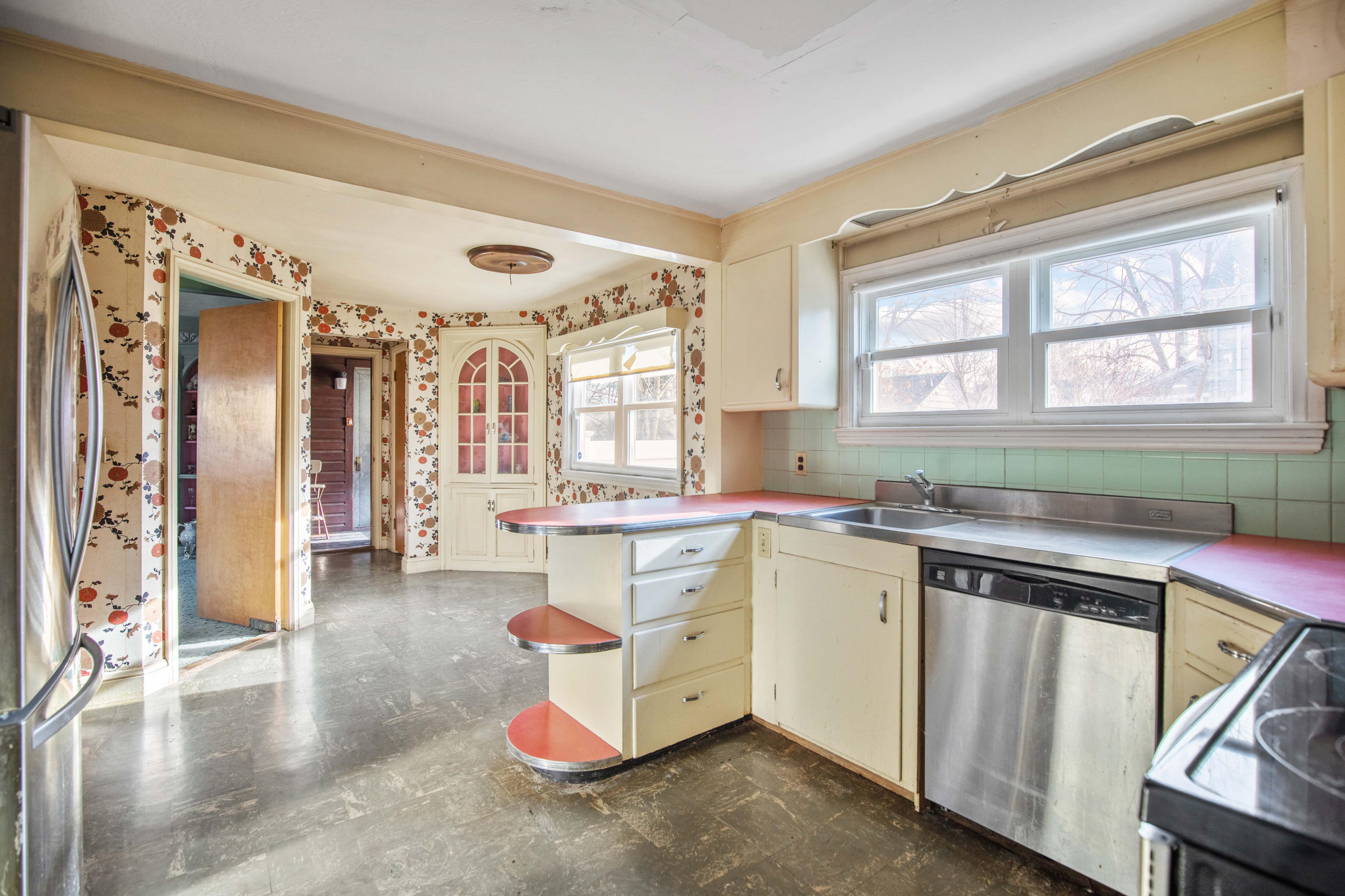 63 Parsons Road Portland, ME 04103 - Photo 5 of 25 63ParsonsRoadPortland_032