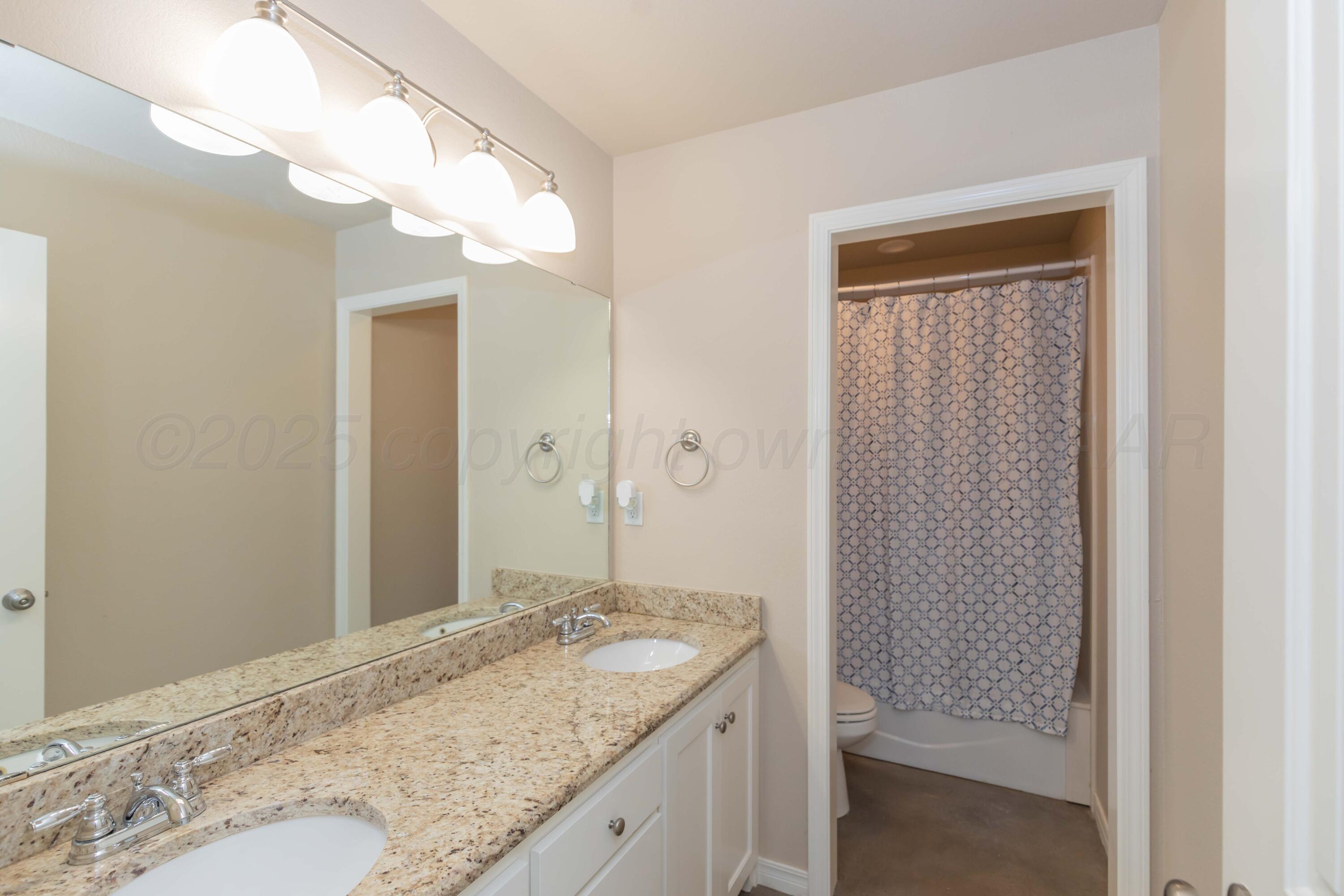 5050 South Blessen Road Amarillo, TX 79119 - Photo 18 of 40 BATHROOM 2 VIEW 1