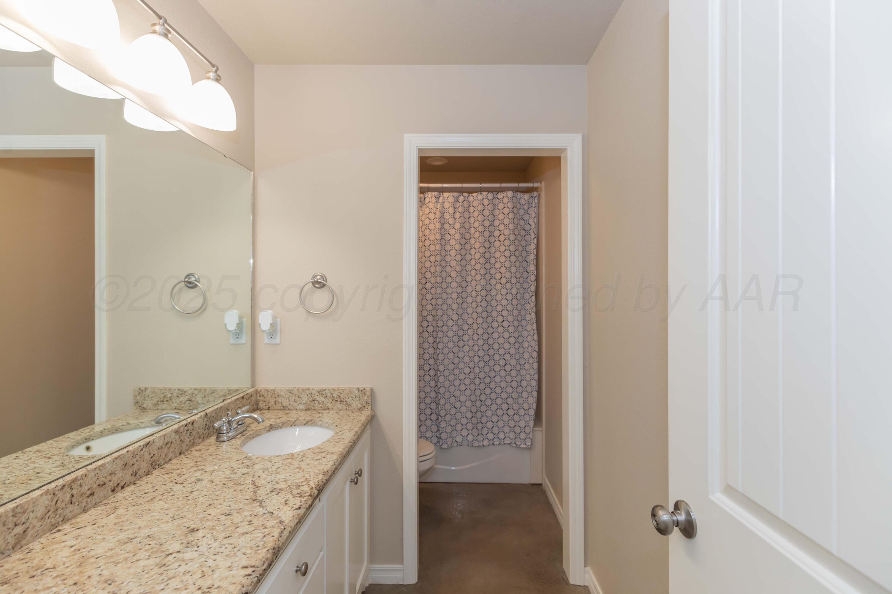 5050 South Blessen Road Amarillo, TX 79119 - Photo 19 of 40 BATHROOM 2 VIEW 2