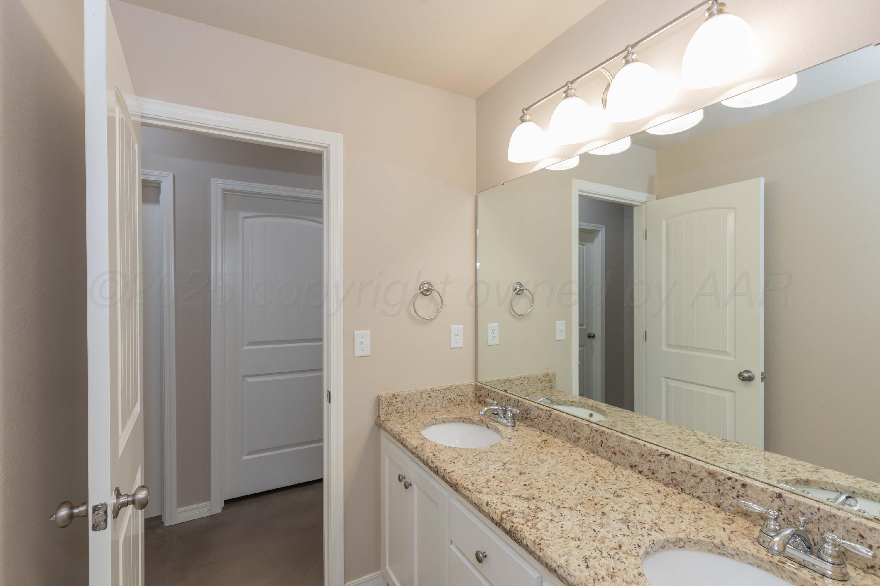 5050 South Blessen Road Amarillo, TX 79119 - Photo 20 of 40 BATHROOM 2 VIEW 3