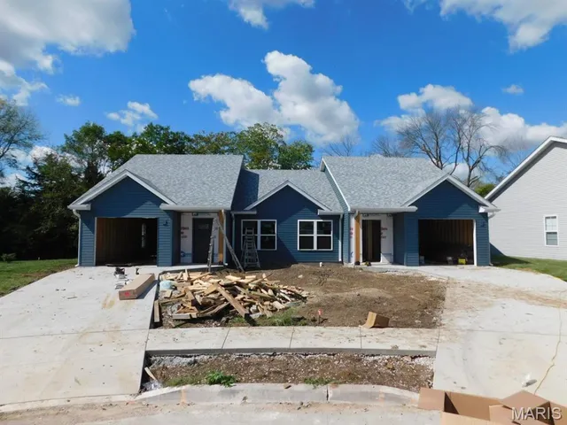 $194,500 | 105 Margarita Court, Centralia, MO 65240