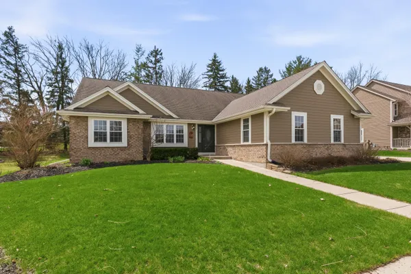 $495,000 | 2947 South Gate Drive, Hartford, WI 53027