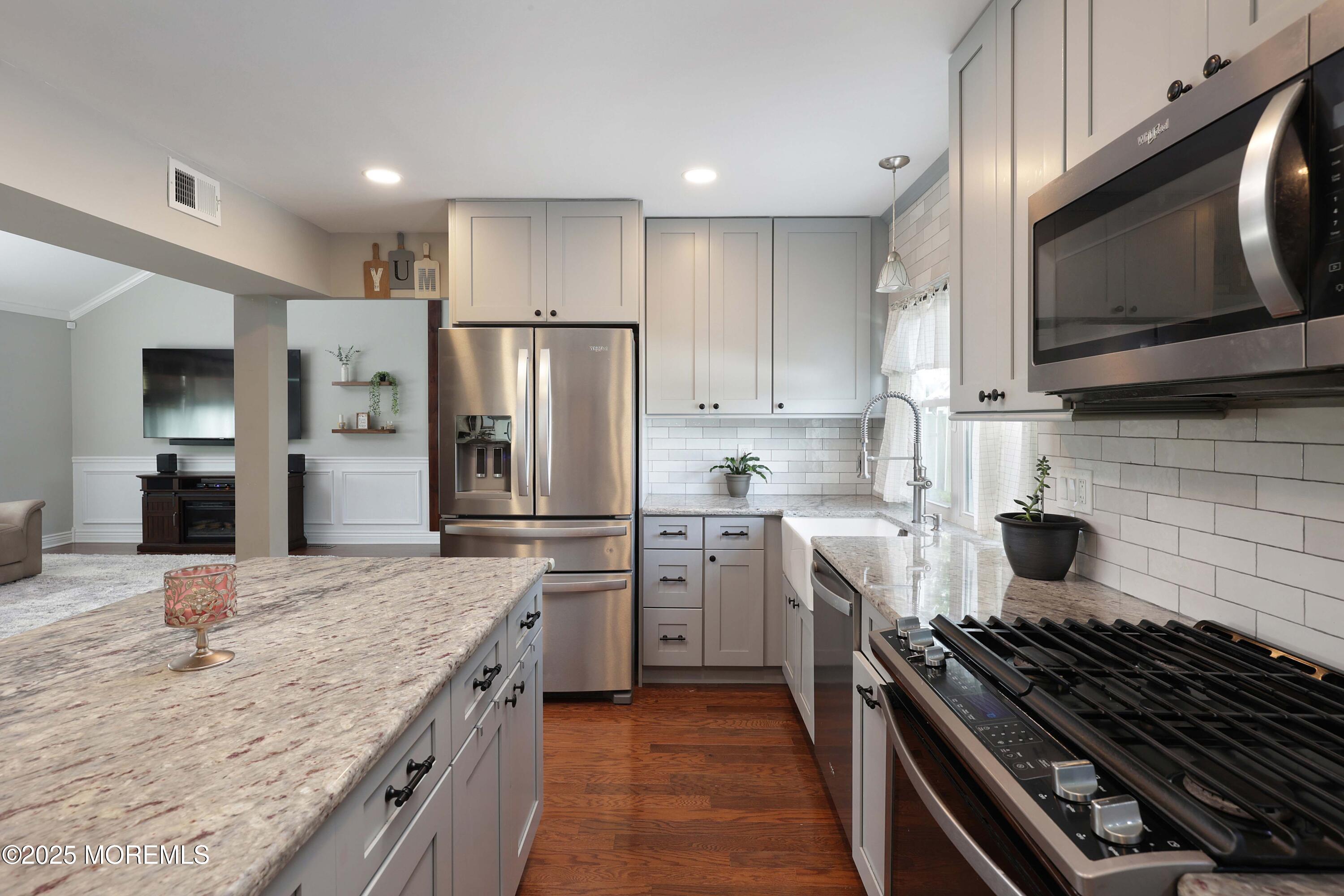 872 Devonshire Road Toms River, NJ 08753 - Photo 13 of 36 758A2264