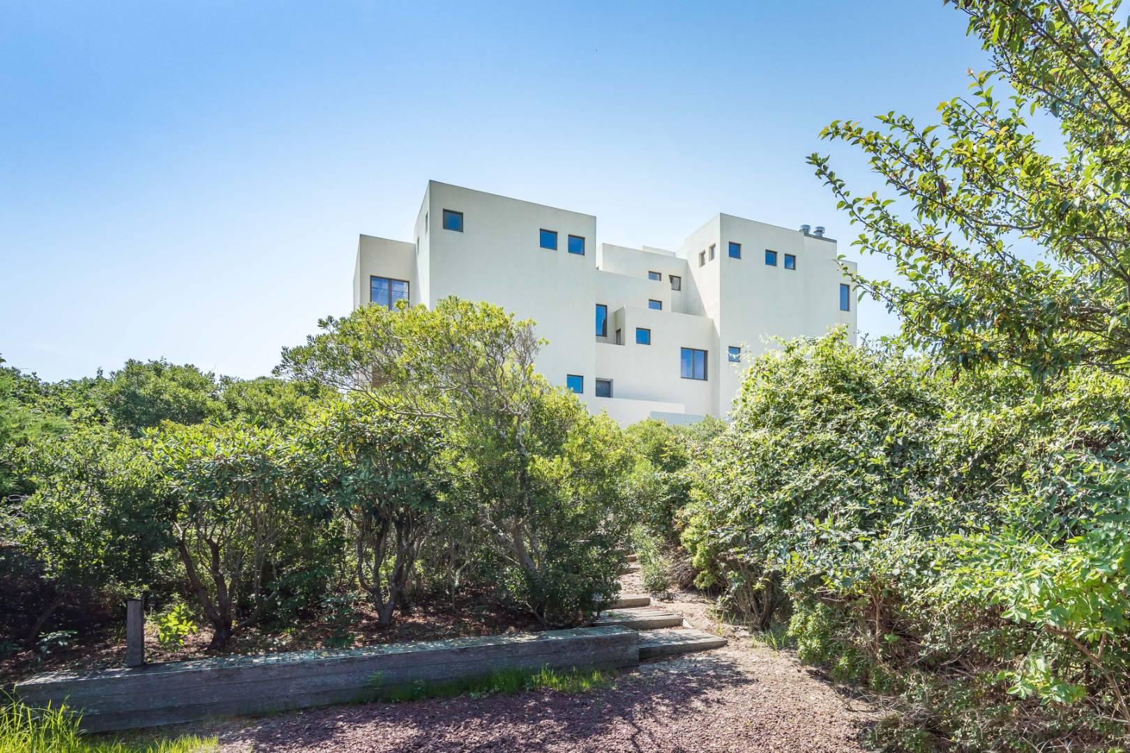 155 Surfside Drive Bridgehampton, NY 11932 - Photo 8 of 20