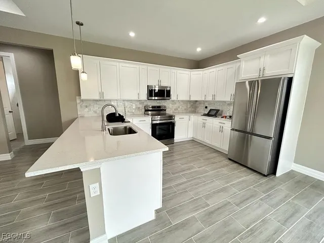 $2,650 | 4827 Everglades Boulevard North, Naples, FL 34120