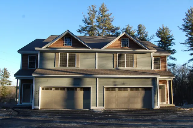$585,000 | 33 A Griffin Road, Hudson, NH 03051