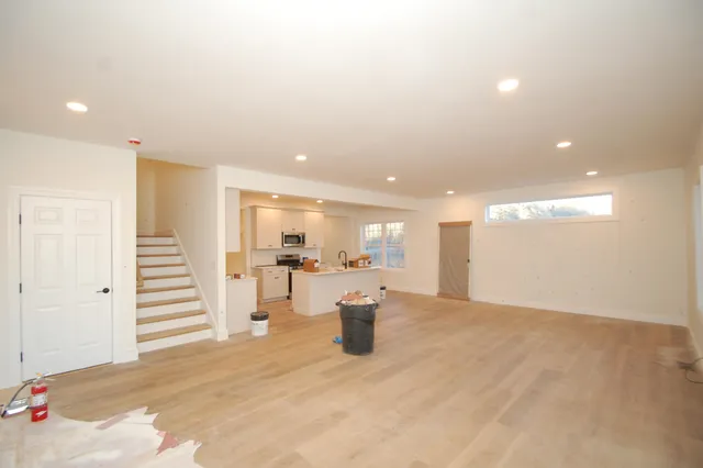 $585,000 | 33 A Griffin Road, Hudson, NH 03051