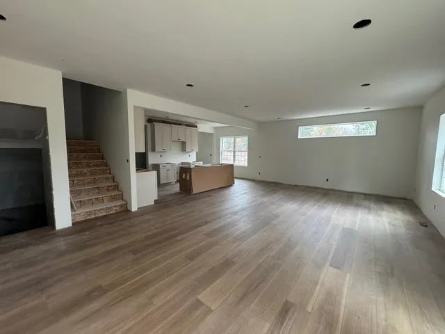 $585,000 | 33 A Griffin Road, Hudson, NH 03051