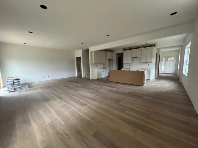 $585,000 | 33 A Griffin Road, Hudson, NH 03051