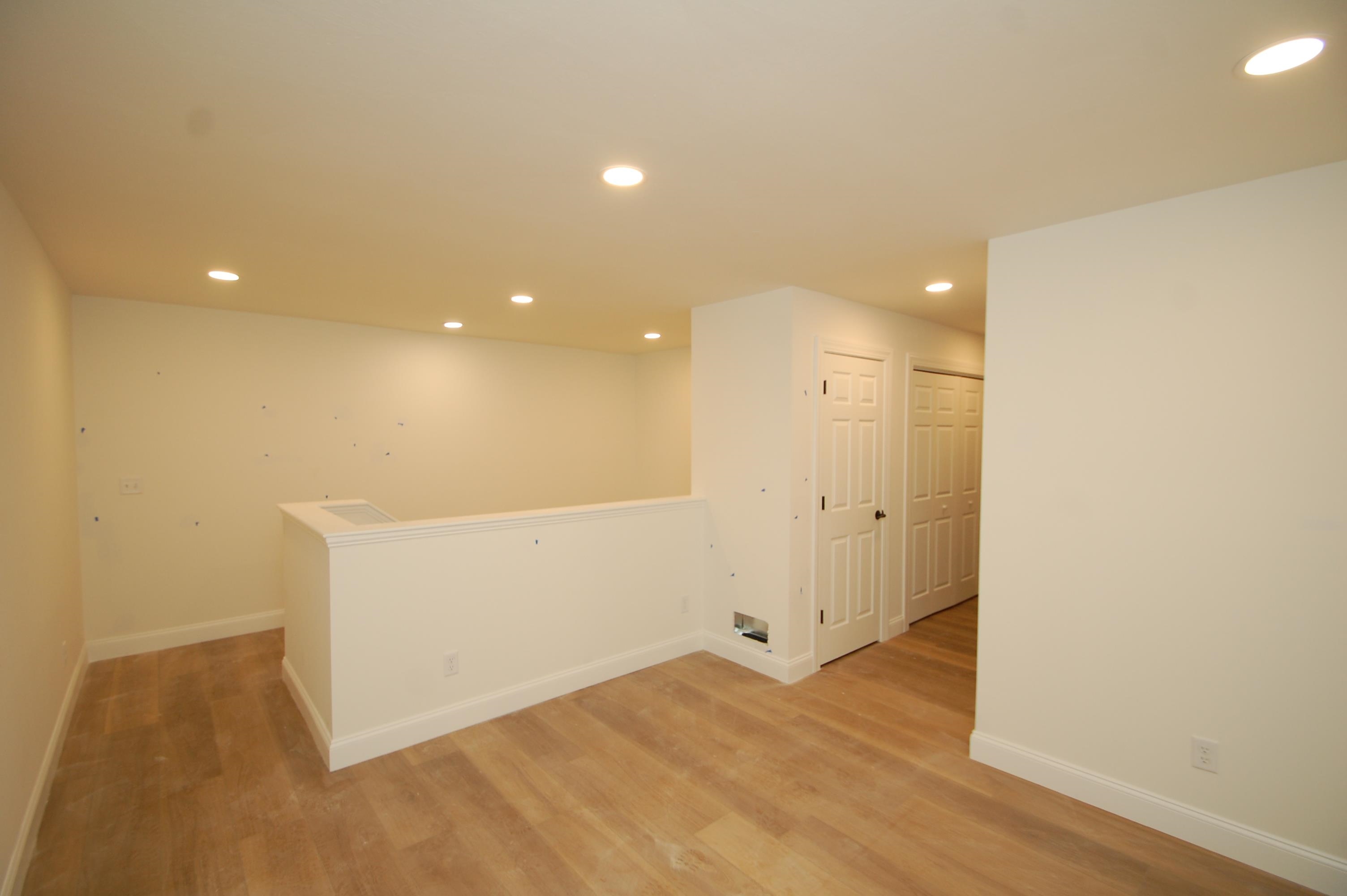 33 A Griffin Road Hudson, NH 03051 - Photo 5 of 16