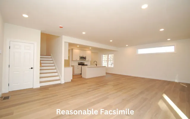 $585,000 | 33 A Griffin Road, Hudson, NH 03051