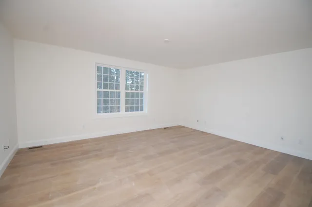 $585,000 | 33 A Griffin Road, Hudson, NH 03051