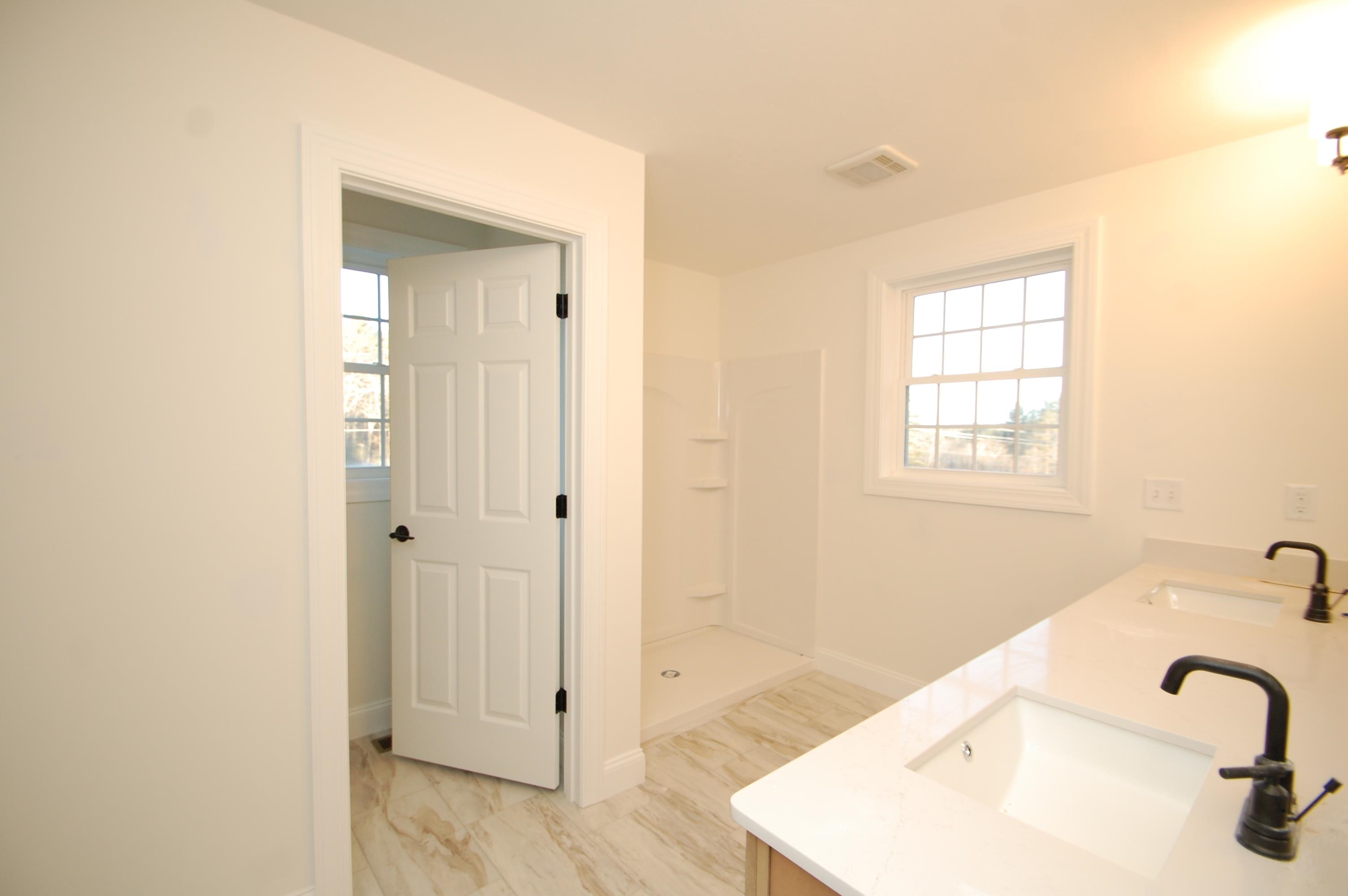 33 A Griffin Road Hudson, NH 03051 - Photo 7 of 16