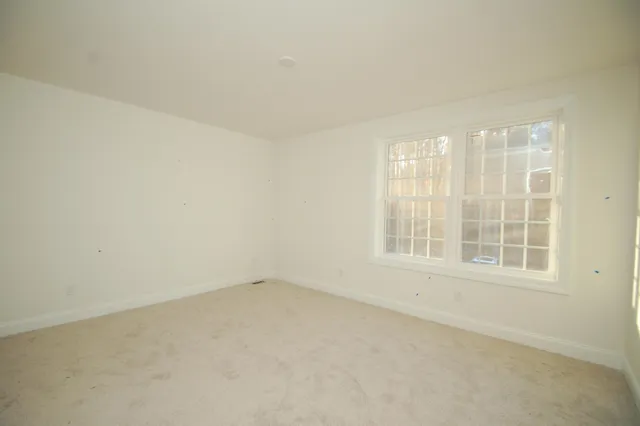 $585,000 | 33 A Griffin Road, Hudson, NH 03051