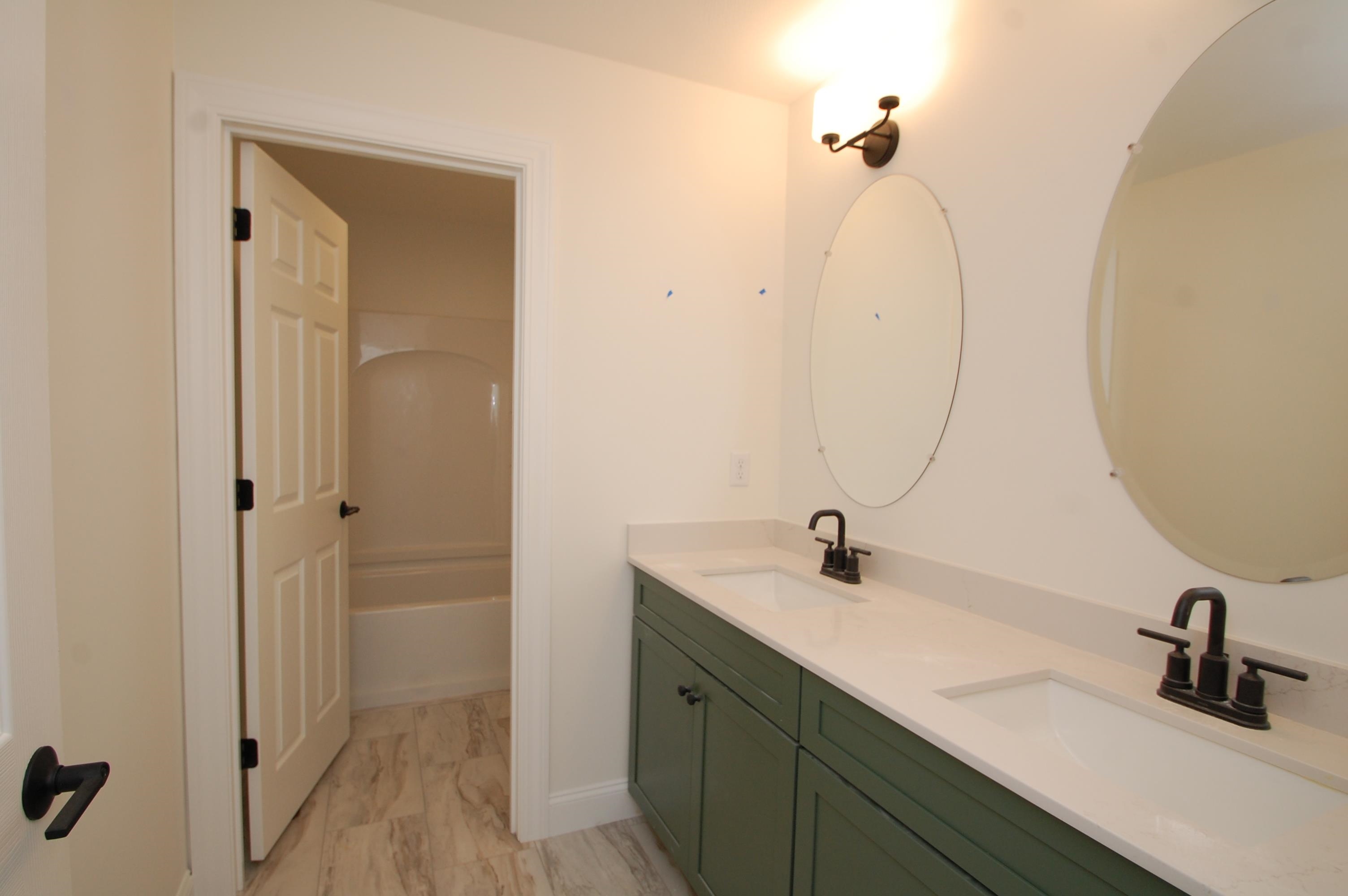 33 A Griffin Road Hudson, NH 03051 - Photo 10 of 16