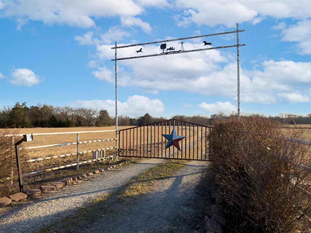 6243 Highway 276 Point, TX 75472 - Photo 3 of 40