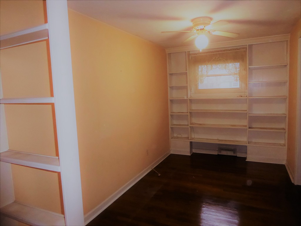 100 Hudson Street Springfield, MA 01118 - Photo 9 of 30 a view of walk in closet