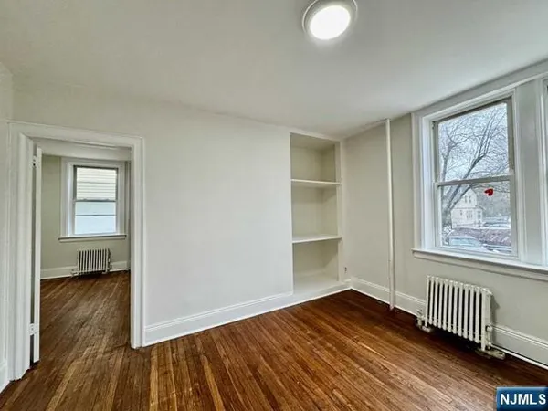 $1,695 | 197 Lafayette Place, Unit C3, Englewood, NJ 07631