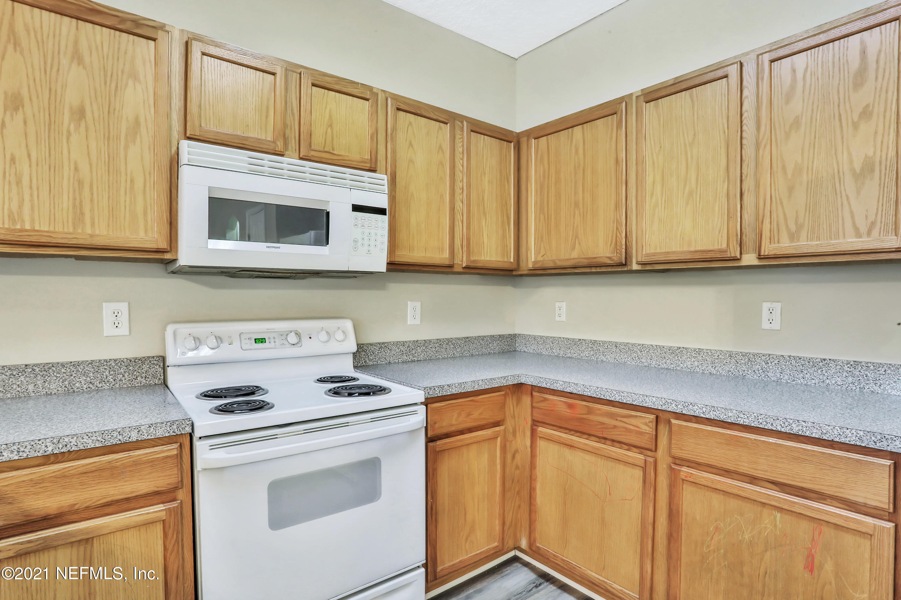 5260 Collins Road, Unit 1105 Jacksonville, FL 32244 - Photo 8 of 29 573A0033