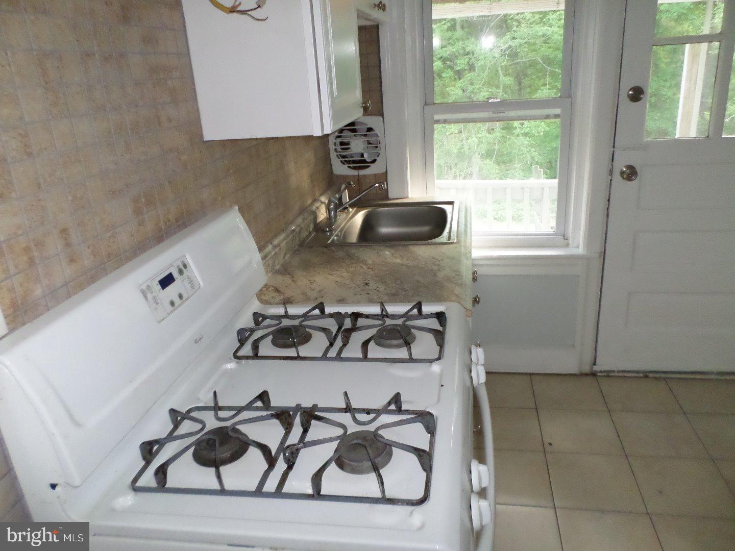 352 Church Road Cheltenham, PA 19027 - Photo 11 of 25 Kitchen