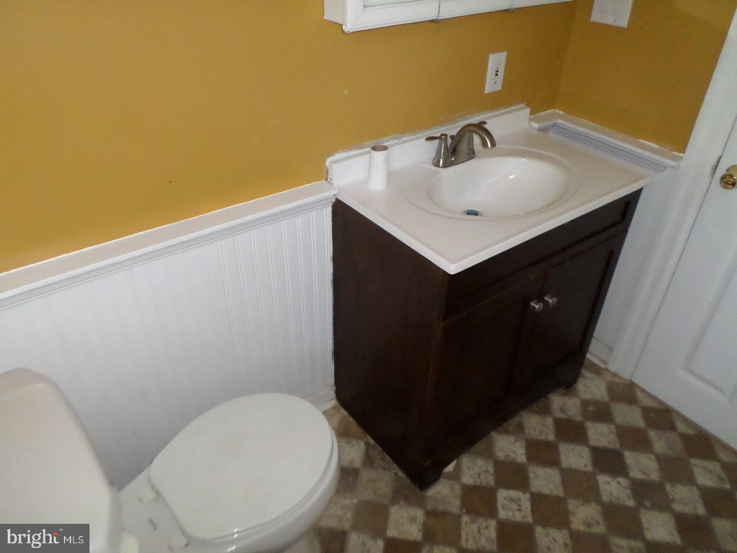 352 Church Road Cheltenham, PA 19027 - Photo 17 of 25 Bathroom