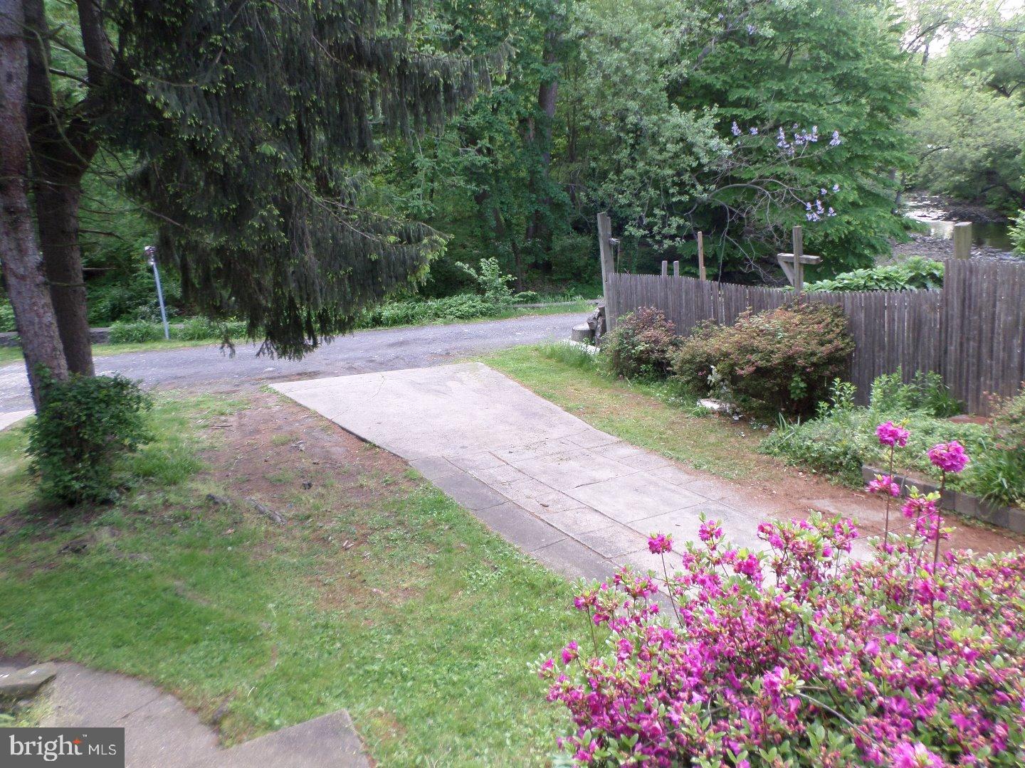 352 Church Road Cheltenham, PA 19027 - Photo 23 of 25 Driveway