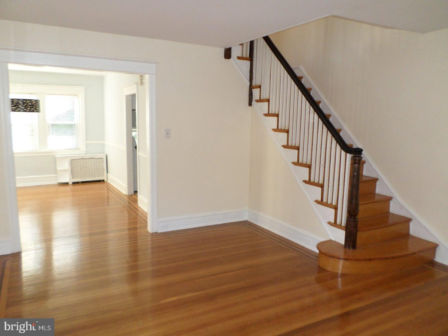 352 Church Road Cheltenham, PA 19027 - Photo 6 of 25 Living Room