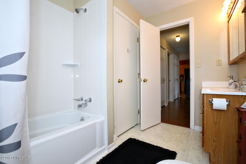865 Flatlick Road Mount Washington, KY 40047 - Photo 13 of 29 Bath