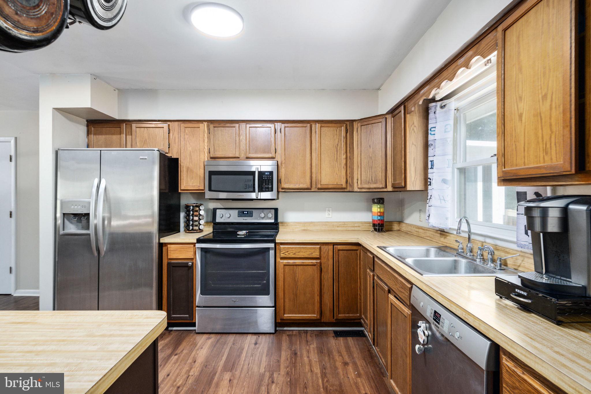 69 Storck Road Fredericksburg, VA 22406 - Photo 13 of 44 Upgraded stainless steel appliances