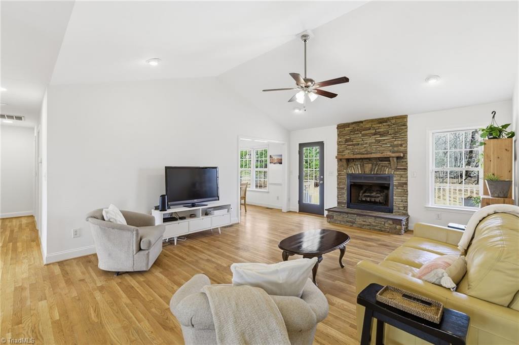 130 Bud Road Reidsville, NC 27320 - Photo 7 of 35