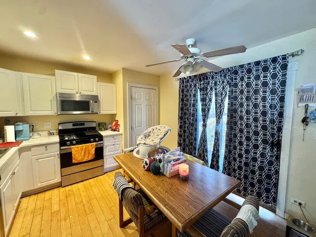 $299,000 | 214 Orleans Street, Carpentersville, IL 60110