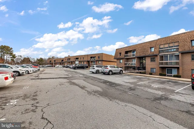 $189,900 | 5422 Valley Green Drive, Unit A4, Wilmington, DE 19808