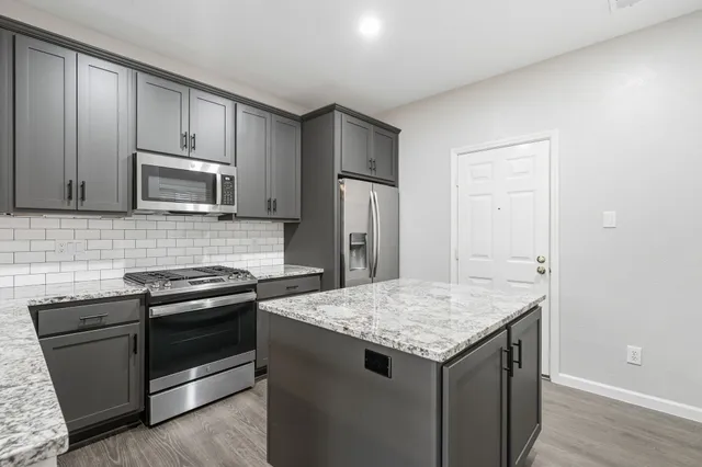 $299,900 | 59 North Avonlea Circle, The Woodlands, TX 77382