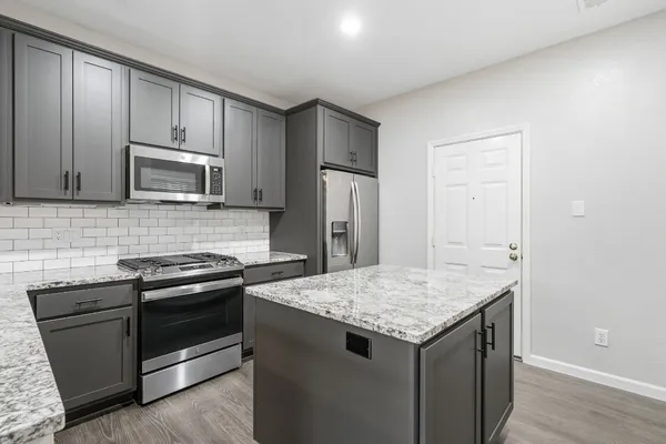 $289,900 | 59 North Avonlea Circle, The Woodlands, TX 77382