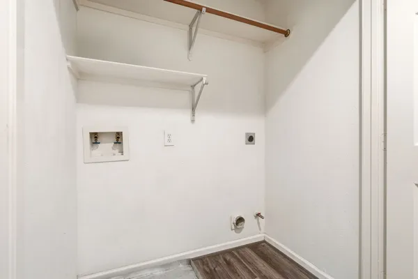 a view of utility room