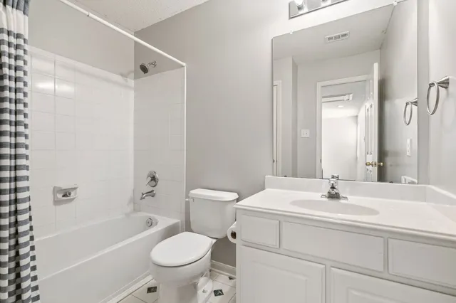 $299,900 | 59 North Avonlea Circle, The Woodlands, TX 77382