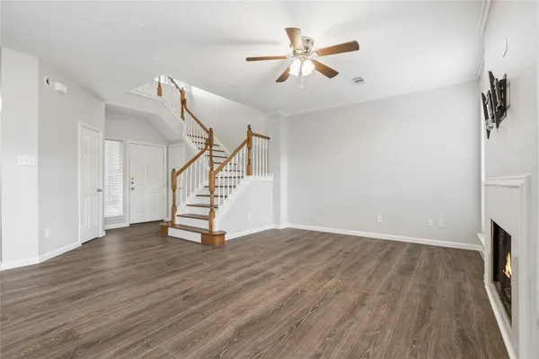 $289,900 | 59 North Avonlea Circle, The Woodlands, TX 77382