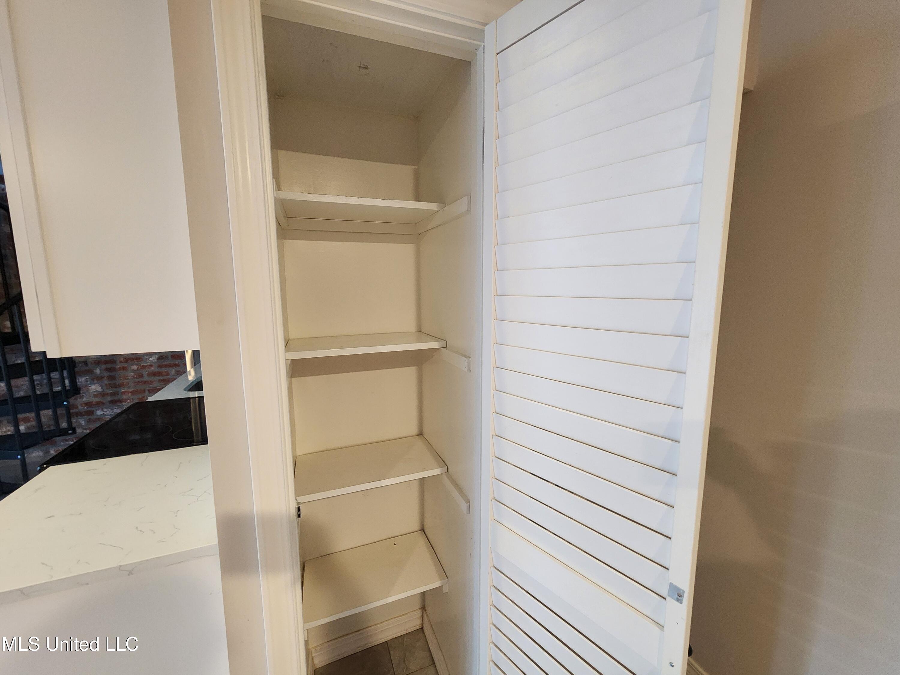 1615 Thornton Avenue, Unit 36 Gulfport, MS 39501 - Photo 6 of 12 20241107_151700