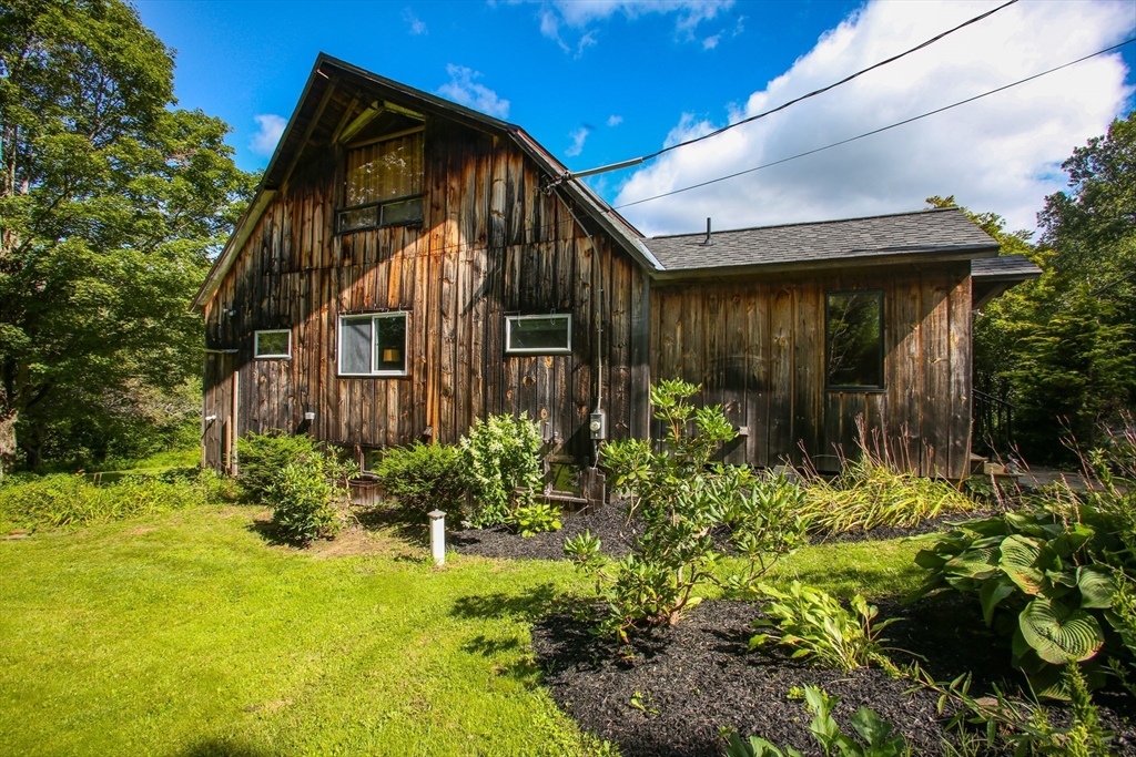 14 S Road Heath, MA 01346 - Photo 3 of 38