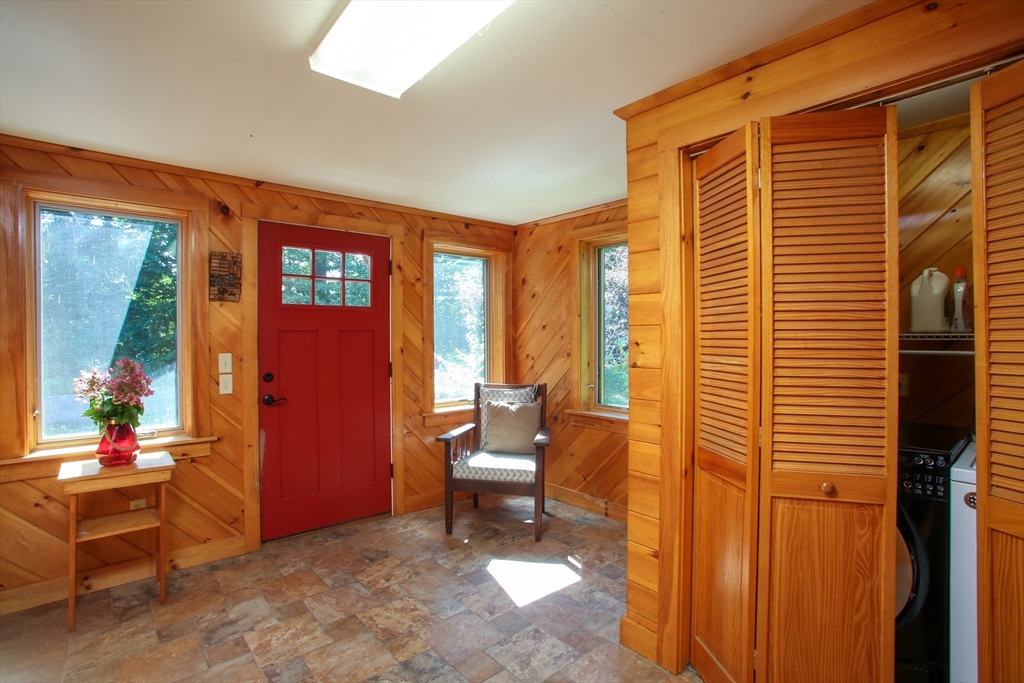 14 S Road Heath, MA 01346 - Photo 6 of 38