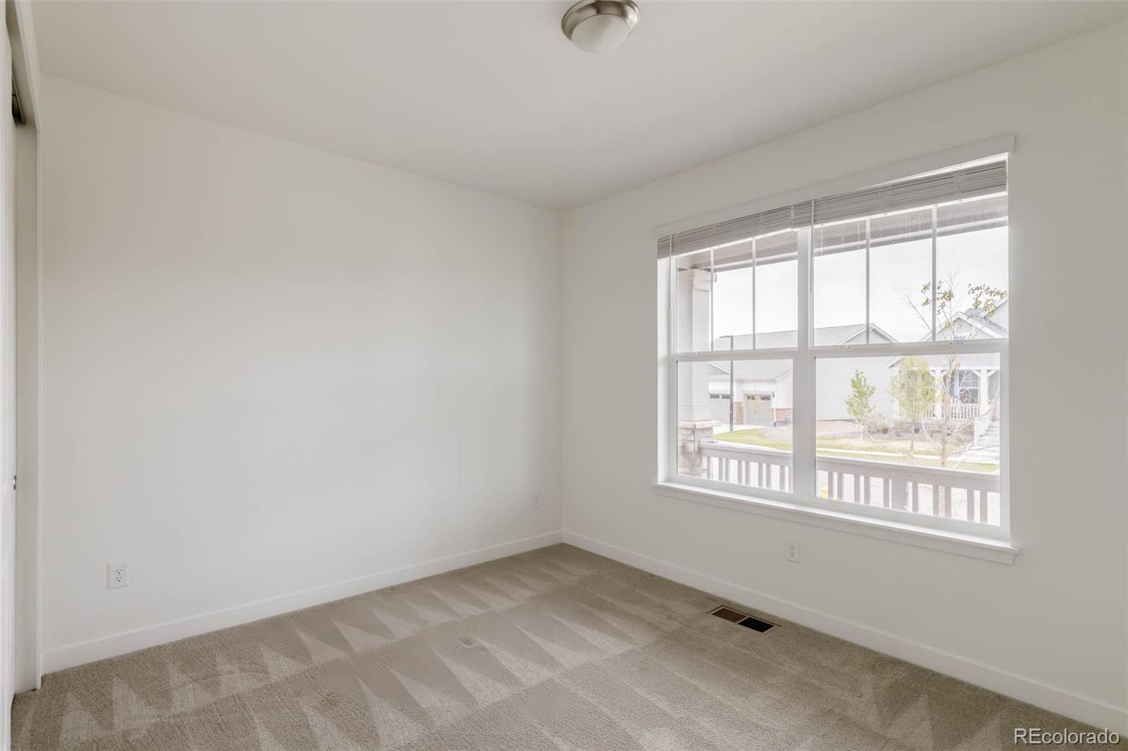 8571 South Riviera Court Aurora, CO 80016 - Photo 19 of 35